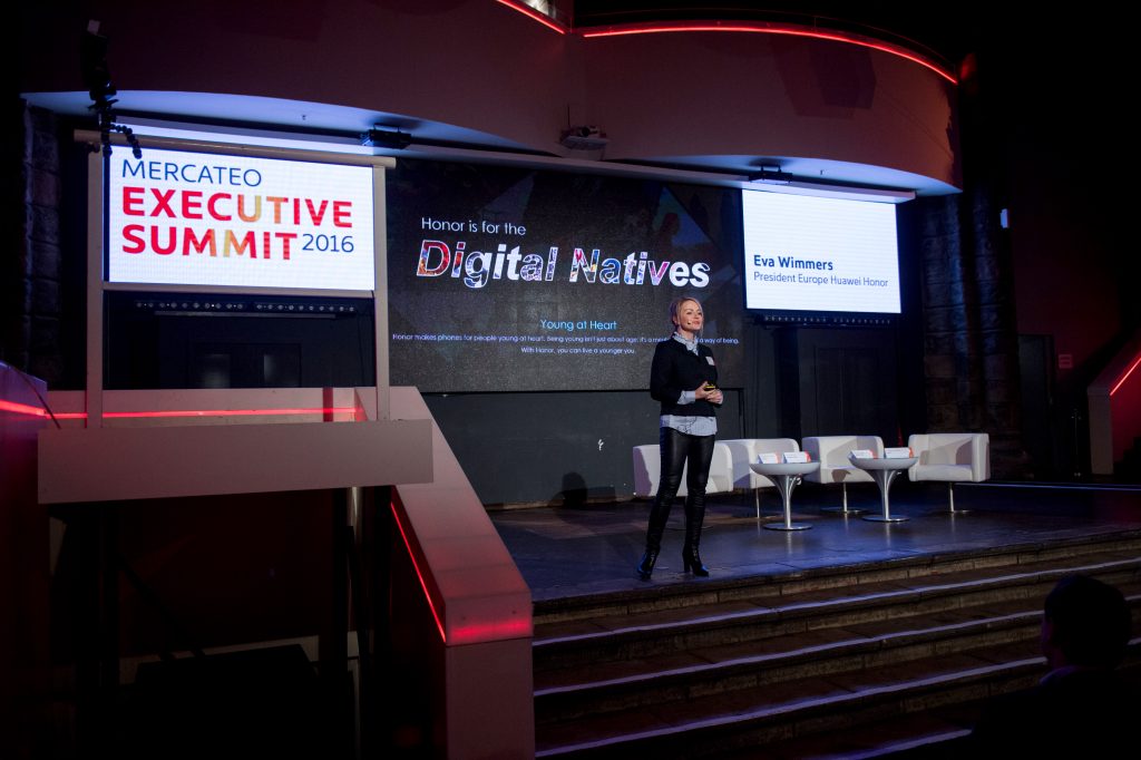 Eva Wimmers, President Europe Huawei Honor tijdens Digitize or Die