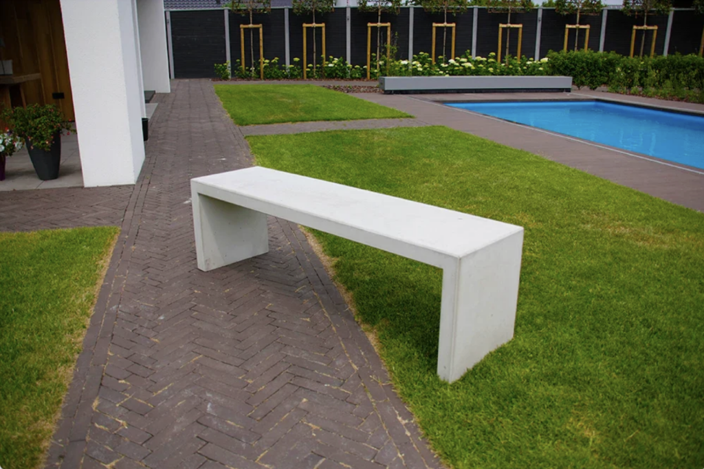 Betonnen tuinbank: een duurzame en stijlvolle oplossing voor iedere buitenruimte