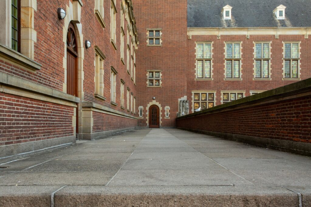 Advocaat arbeidsrecht in Leiden vinden