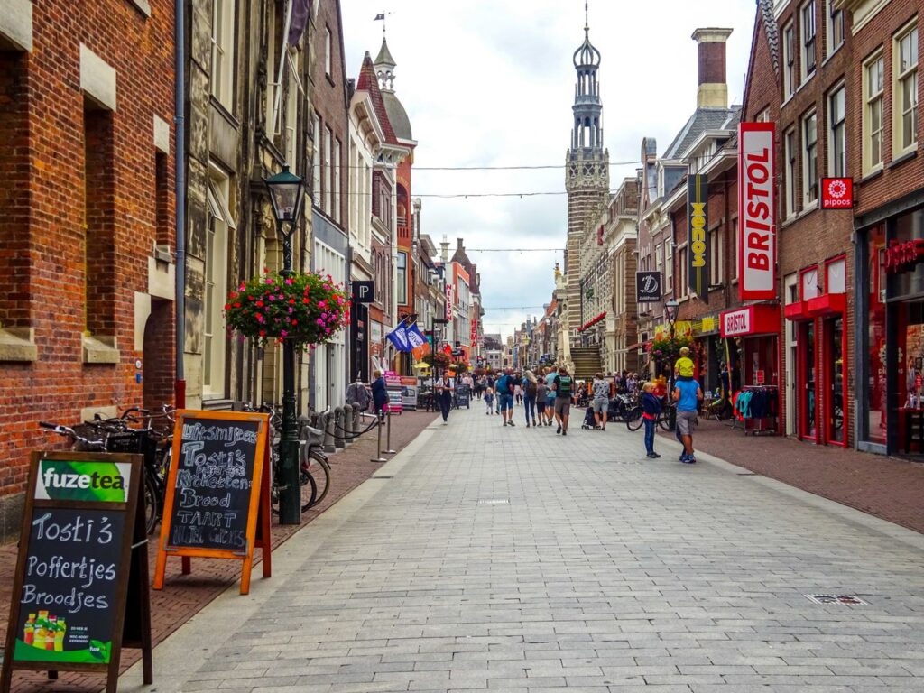 Spandoek maken voor je bedrijf: zo vul je online zichtbaarheid aan op straat
