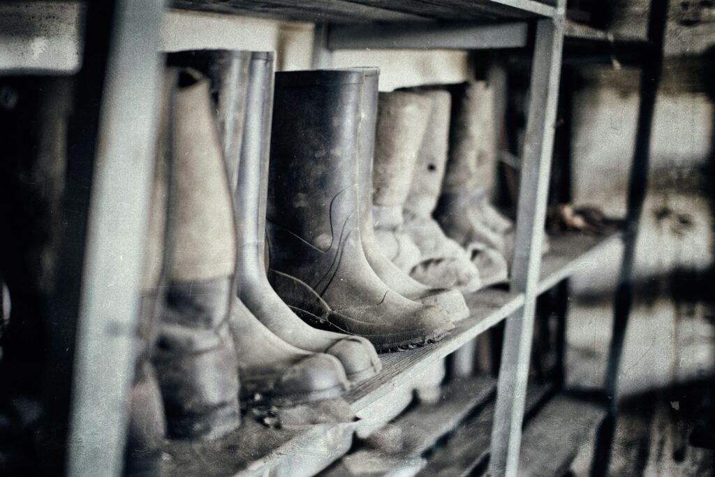 Veiligheidsschoenen voor je personeel: van de juiste norm tot schoenen die ze echt dragen